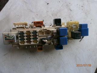 блок предохранителей Toyota Corolla 7 поколение (E100) 1996, 1.3 л., бензин, МКПП, хетчбэк 5 дв.