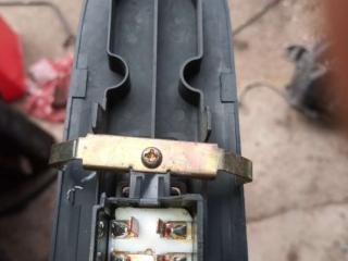 кнопка стеклоподъемника переднего правого Mazda MPV 1 1997, 2.5 л., TDi, дизель, МКПП