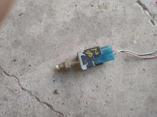 Датчик педали тормоза (лягушка) Toyota Corolla 6 поколение (E90) 1990, 1.6 л., бензин, МКПП, хетчбэк 5 дв.