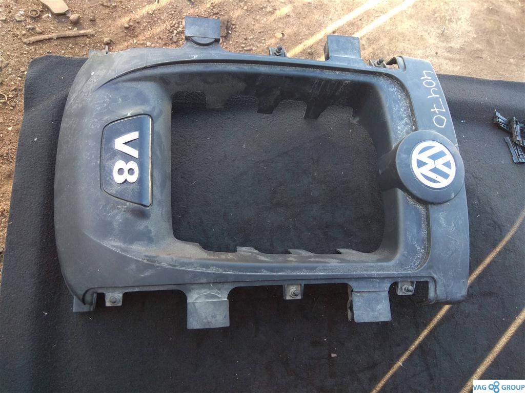 декоративная крышка двигателя Volkswagen Touareg 1 поколение 2004, 4.2 л., бензин, внедорожник 5 дв., 7L6103925, . - фото №1