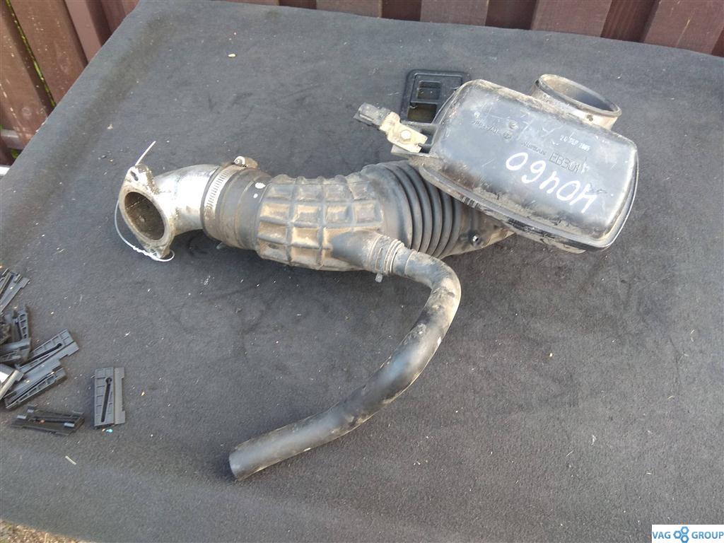 патрубок воздушного фильтра Nissan Navara D40 2007, 2.5 л., DCi, дизель, пикап, YD25DDTI, 16576-EB300, . - фото №1