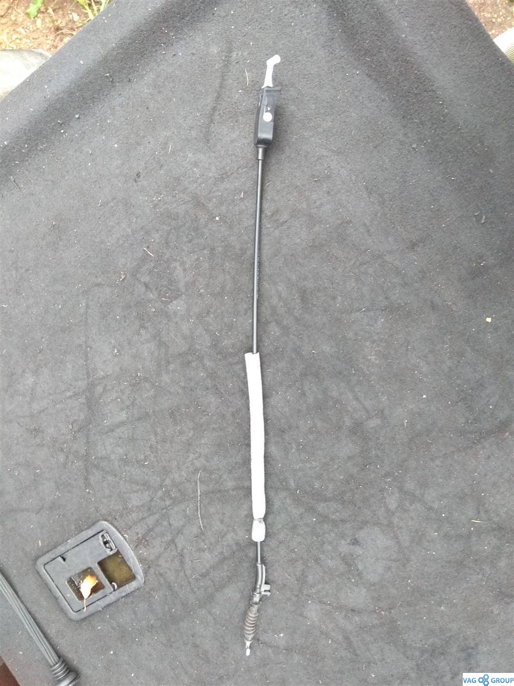 трос двери Skoda Superb 2 поколение 2011, 2.0 л., бензин, седан, 5N0837017B, . - фото №1