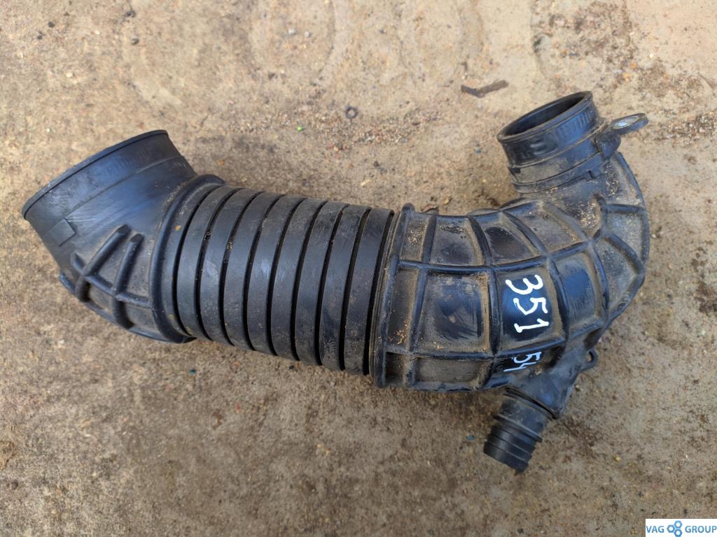 патрубок воздушного фильтра Audi A4 B7 2006, 2.0 л., TDi, дизель, седан, 8E0129615J, BRE, BPW, BKE, BLB, BRF, BVG, BVF, BRB, . - фото №1