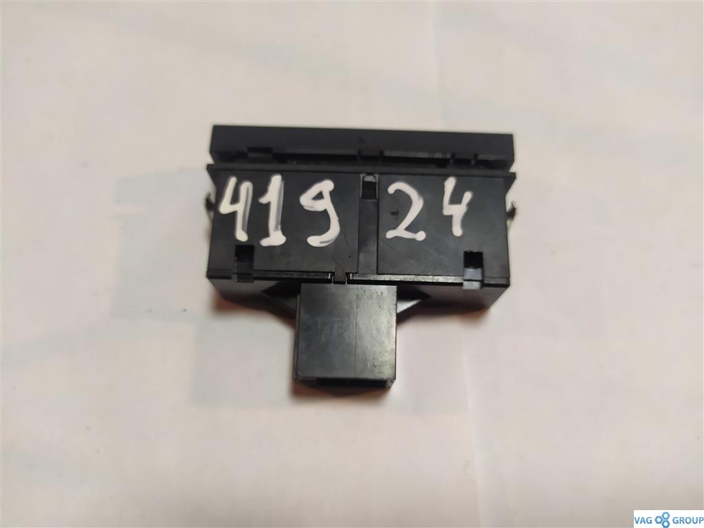 кнопка аварийной сигнализации Audi A6 4F/C6 2006, 1.8 л., бензин, седан, 4F0941509, . - фото №1