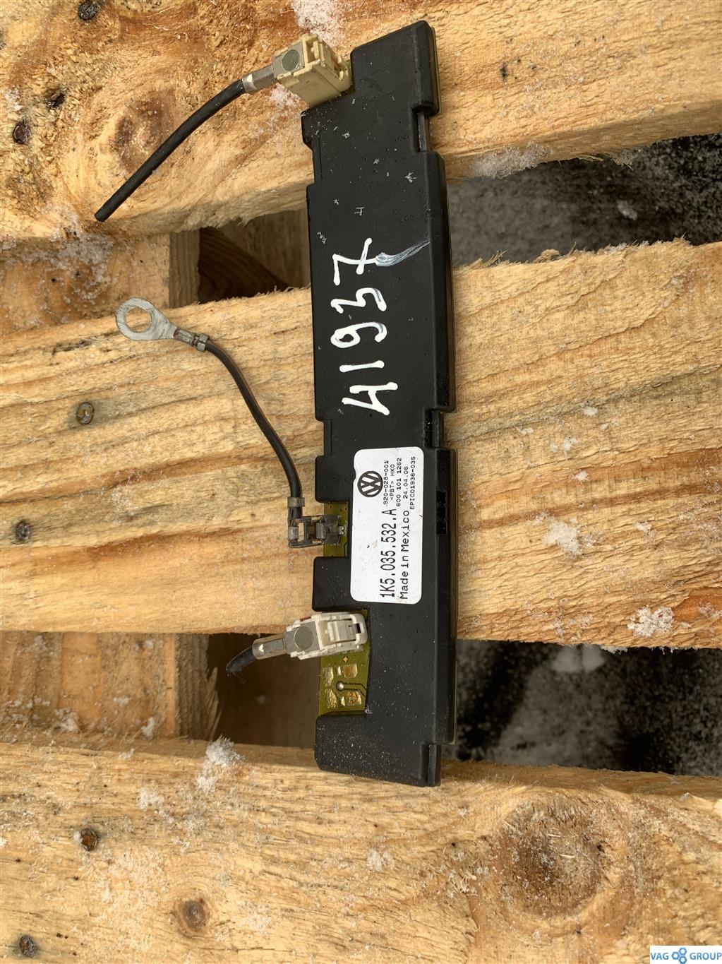 антенна Volkswagen Jetta 5 поколение 2006, 2.0 л., TDi, дизель, седан, 1K5035532A, 1K5035532B, 1K5035532L, . - фото №1