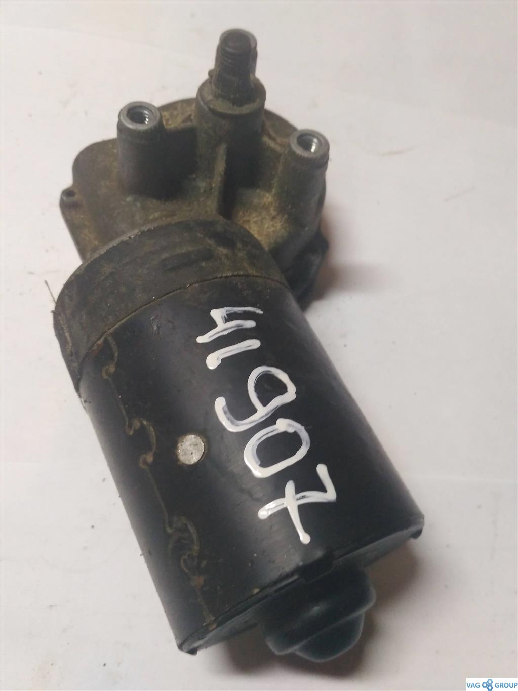 моторчик передних стеклоочистителей (дворников) Volkswagen Golf 4 поколение 2001, 1.8 л., бензин, хетчбэк 5 дв., 1J1955113C, . - фото №1