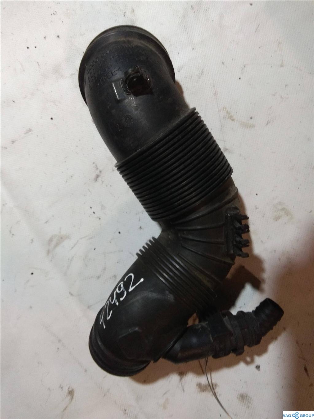 патрубок (трубопровод, шланг) Skoda Octavia 2 поколение (A5) 2006, 2.0 л., TDi, дизель, хетчбэк 5 дв., 3C0129654AH, 3C0129654Q, BKD, BMM, AZV, BMN, BVB - фото №1