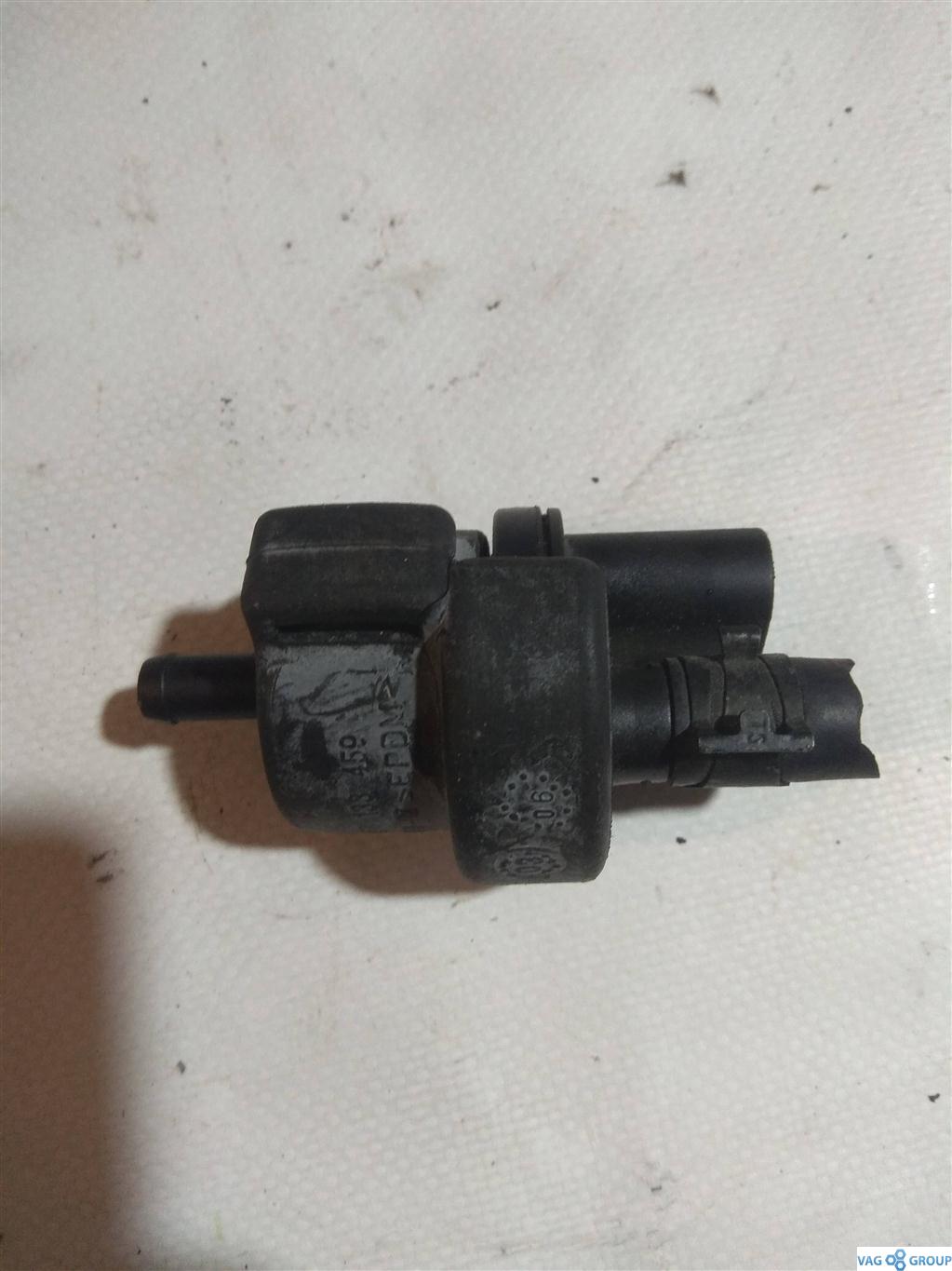 клапан вентиляции топливного бака Volkswagen Passat B6 2009, 1.4 л., TSI, бензин, хетчбэк 5 дв., 6QE906517A - фото №1