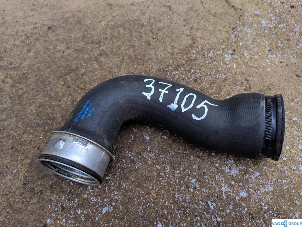 патрубок (трубопровод, шланг) Volkswagen Golf 6 поколение 2010, 2.0 л., TFSI, бензин, хетчбэк 5 дв., 1K0145834N, 1K0145834H, 1K0145834AM, CCZA, 1K0145762DK, 1K0145762EJ, 1K0145762FM, 1K0145762FN, 1K0145762HP, 1K0145762HR - фото №1