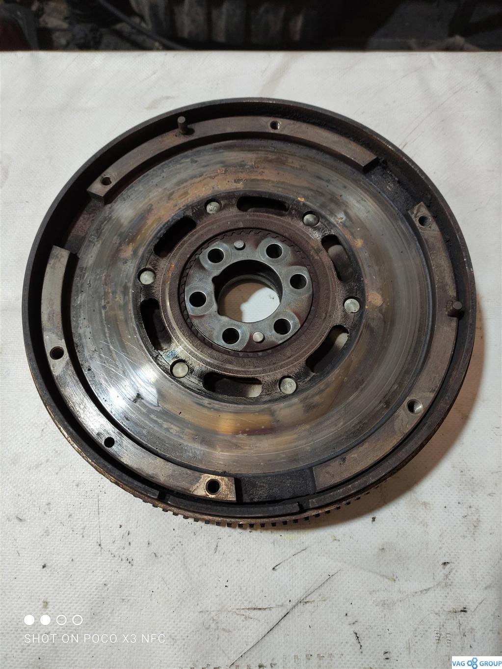 маховик Volkswagen Passat B5 1998, 1.8 л., бензин, седан, 058105266G, AWT, AWM, 058105266H, 06B141117D, ALT, AMB, AWA, ATW, ANB, APU, AVJ, AEB, APT, 06B105266A, BFB, BEX, ADR, ALZ, 06B105266F, 06B141117A, 06B141117C, 415003010 - фото №1