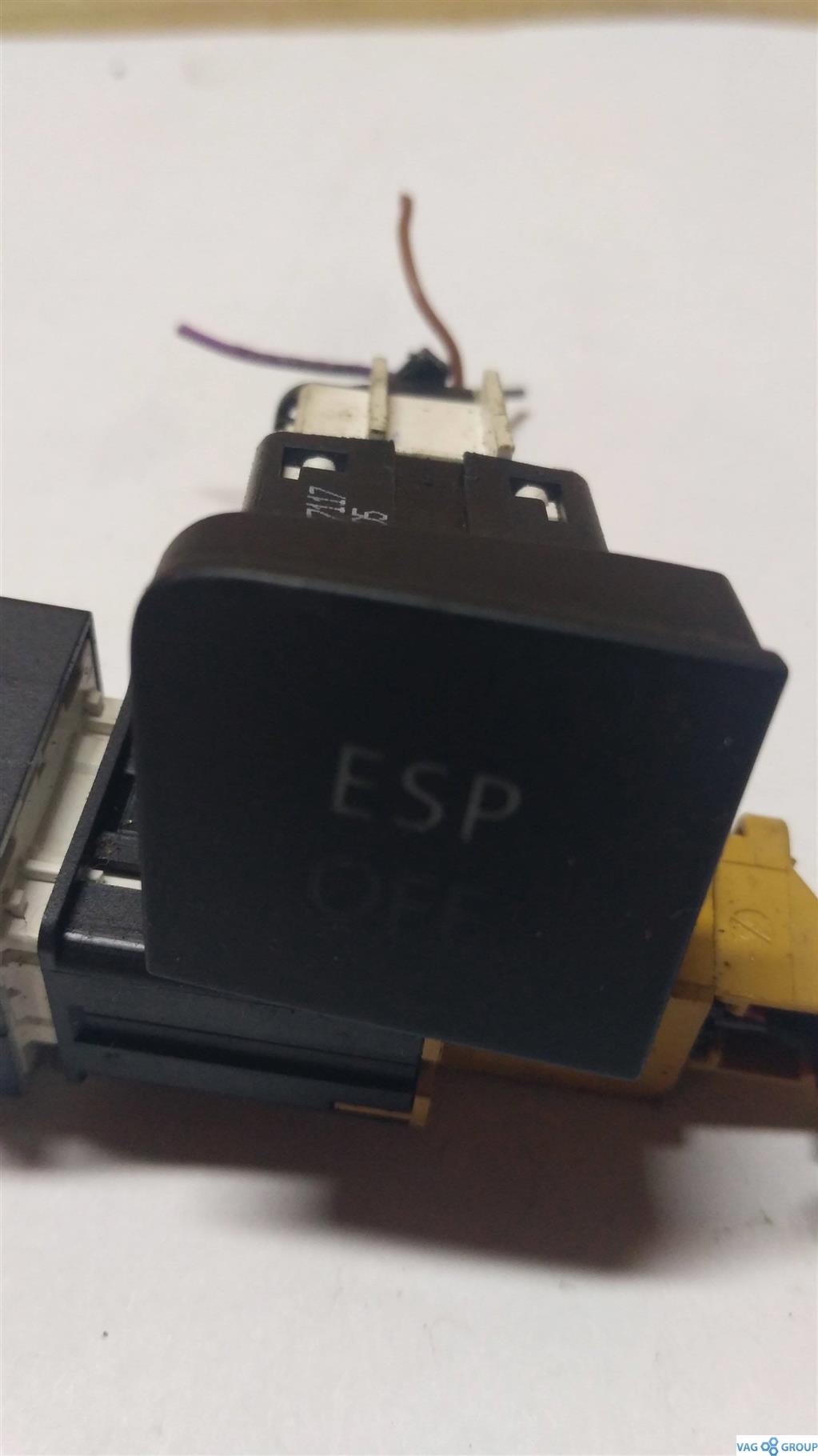 кнопка ASC / ESP Volkswagen Passat B6 2007, 2.0 л., бензин, седан, 3C0927117, . - фото №1