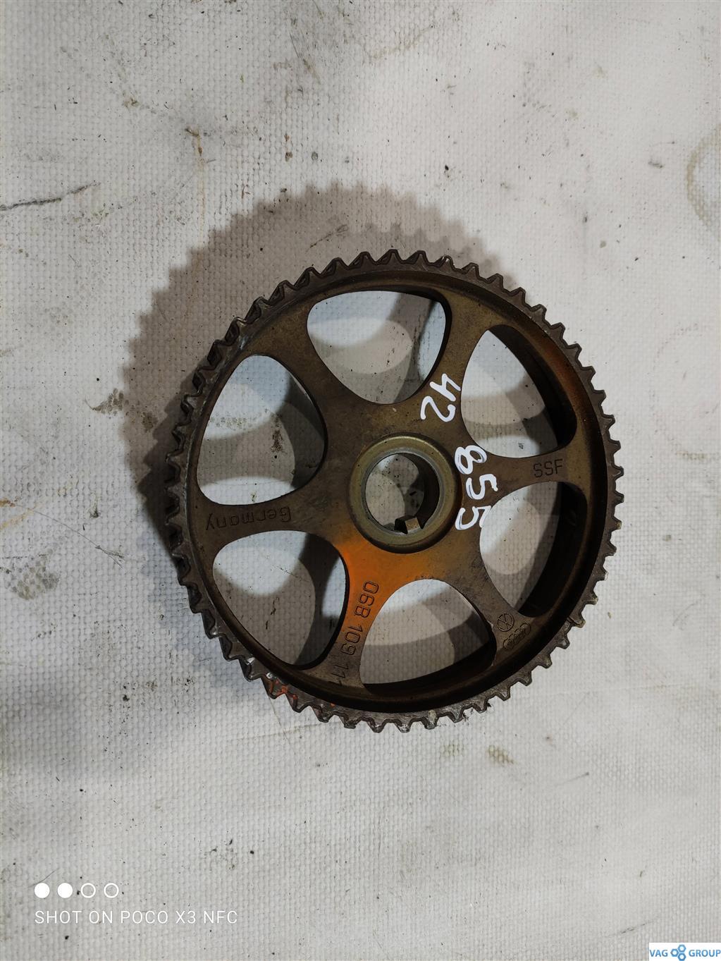 шкив распредвала Volkswagen Golf 4 поколение 2002, 1.8 л., бензин, седан, 06B109111, AWC, AUM, AGU, AUQ, AGN, ARZ, APP, APY, ARX, APG, . - фото №1