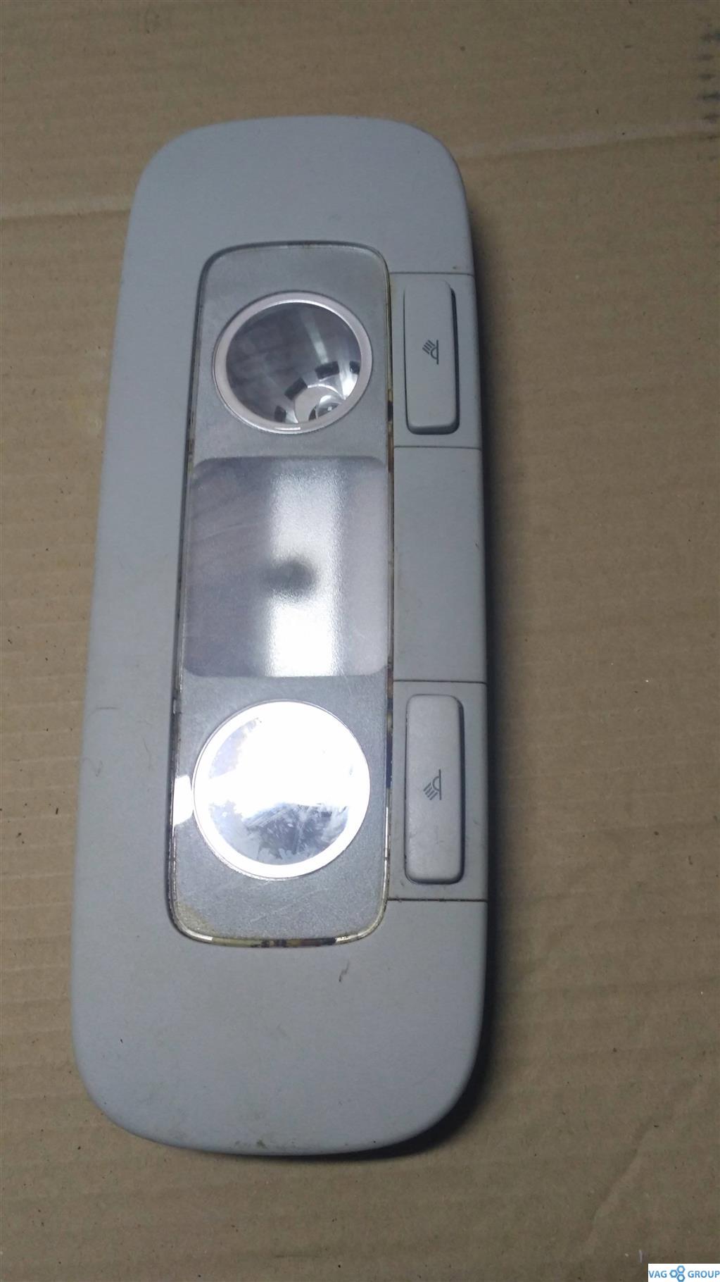 фонарь салона (плафон) Volkswagen Jetta 5 поколение 2008, 2.0 л., TDi, дизель, седан, 3C0947291D, . - фото №1