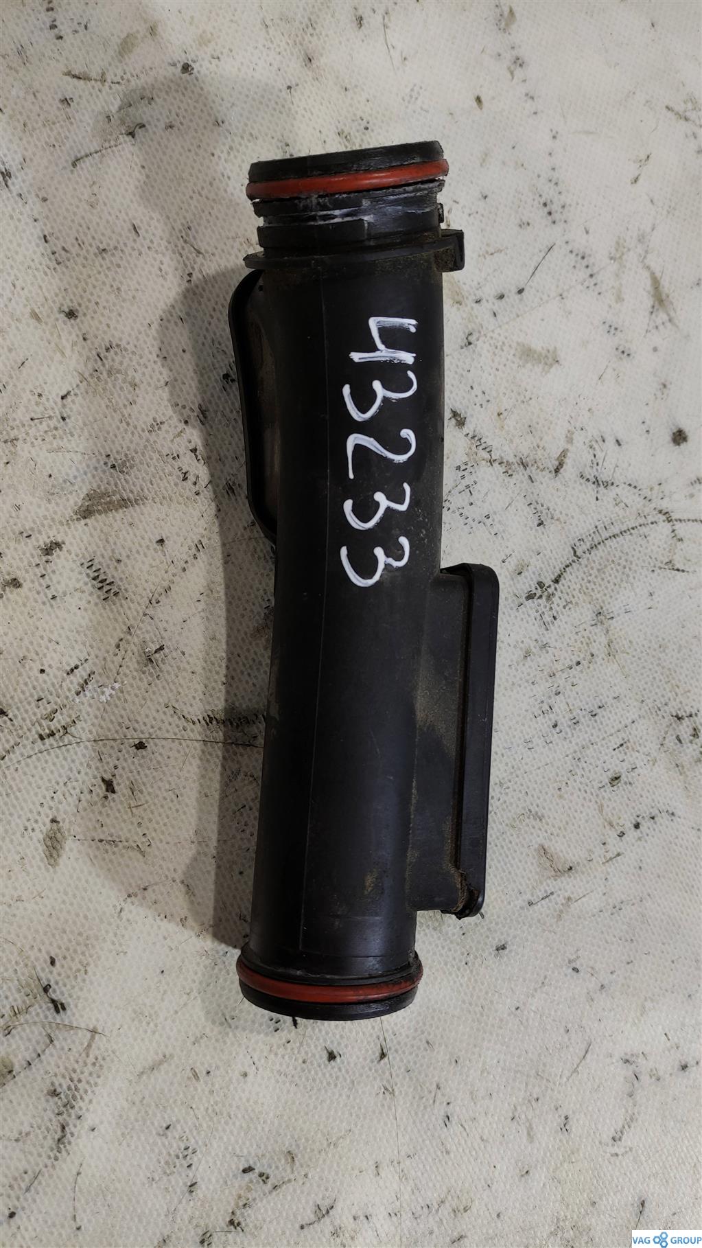 патрубок (трубопровод, шланг) Volkswagen Passat B7 2013, 1.4 л., бензин, седан, 03C145674A, 03C145674B, CDGA, CKMA, CTHD - фото №1