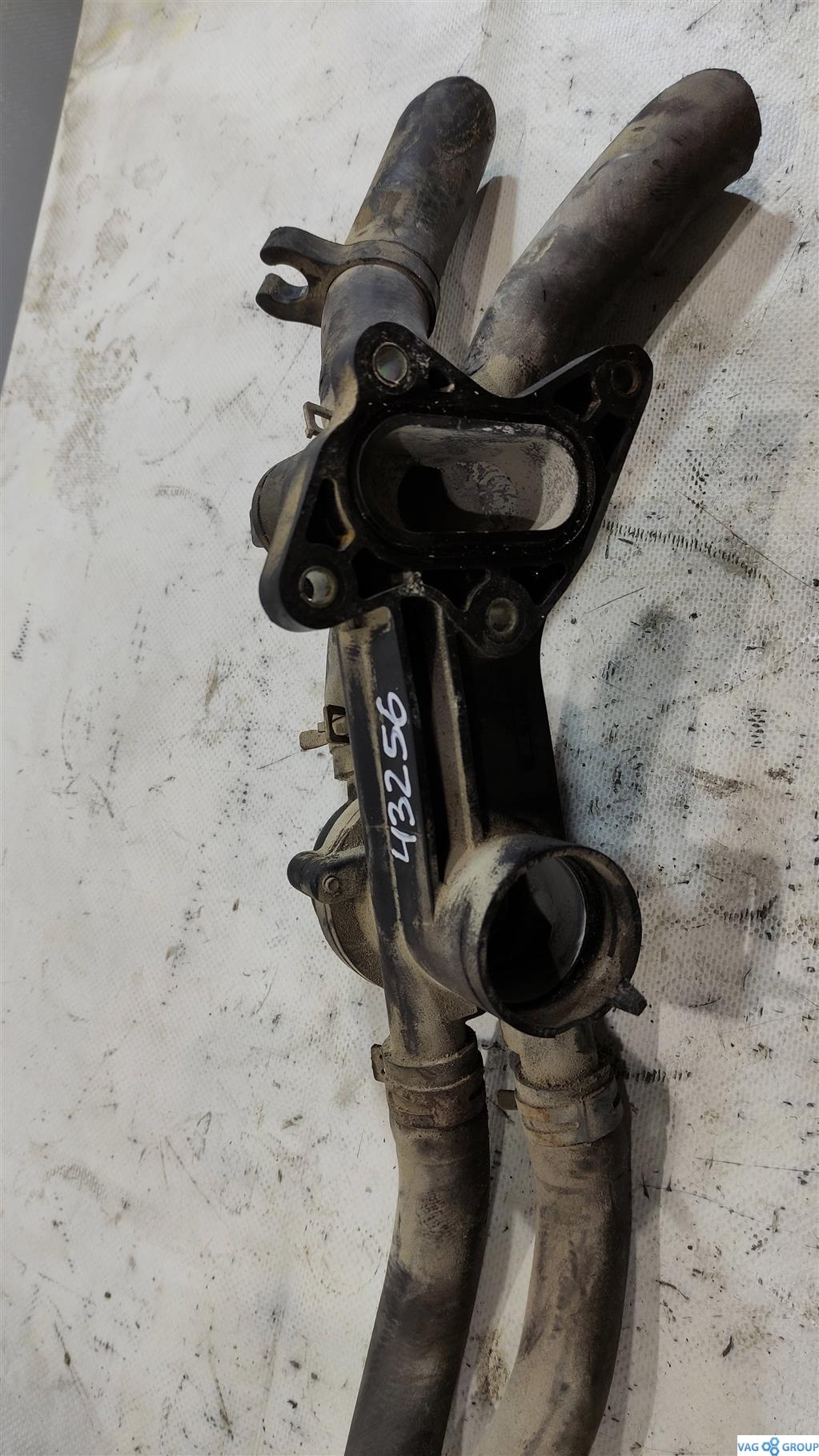 корпус термостата Volkswagen Polo 5 поколение 2012, 1.2 л., бензин, хетчбэк 5 дв., 03C121111B, BME, BZG, BBM, BMD, CJLA, . - фото №1