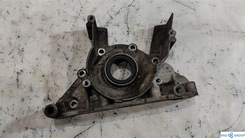 крышка двигателя передняя Volkswagen Golf 4 поколение 2001, 1.8 л., бензин, хетчбэк 5 дв., 038103153A, AGU, . - фото №1