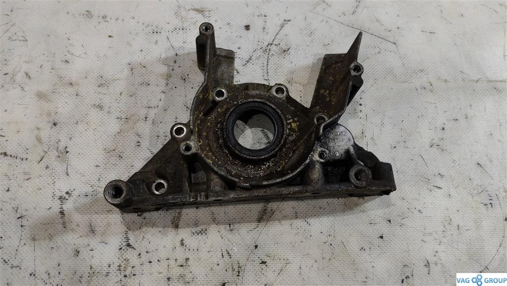 крышка двигателя передняя Volkswagen Golf 4 поколение 2001, 1.8 л., бензин, хетчбэк 5 дв., 038103153A, AGU, . - фото №1