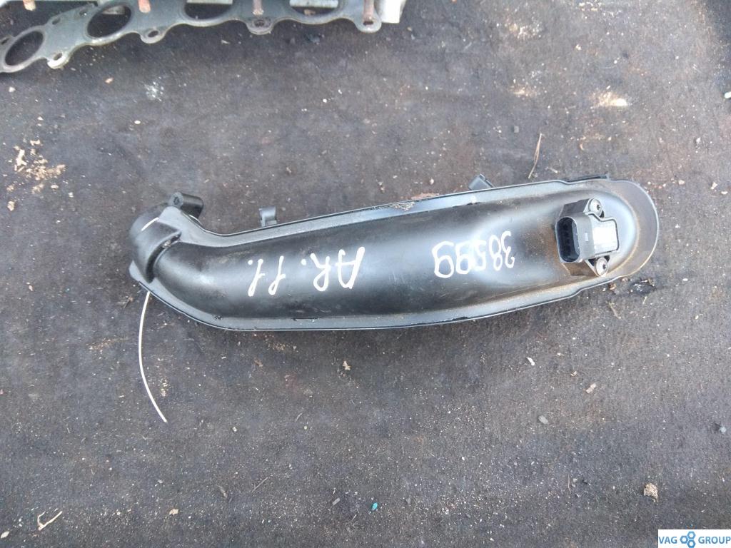 патрубок (трубопровод, шланг) Volkswagen Passat B7 2013, 1.4 л., TSI, бензин, седан, 03C145673H, 03C145673N, CTHD, CAVD, CNWA, CTKA - фото №1