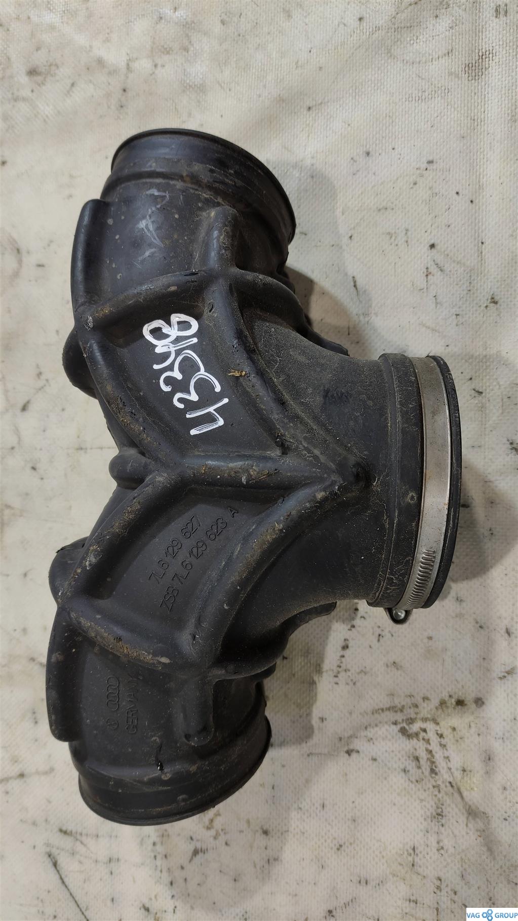 патрубок воздушного фильтра Volkswagen Touareg 1 поколение 2005, 4.2 л., бензин, внедорожник 5 дв., 7L6129627, AQG, AKC, ASG, ANK, AQX, 7L6129623A - фото №1