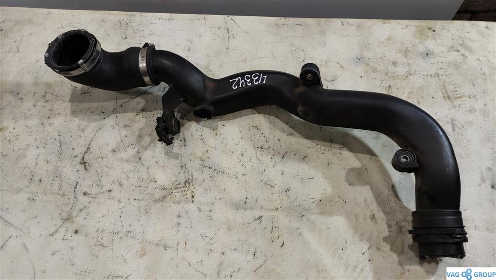 патрубок интеркулера Volkswagen Passat B6 2009, 1.4 л., TSI, бензин, седан, 1K0145762BL, 1K0145770AK, 1K0145770R, CDGA, CTHD - фото №1