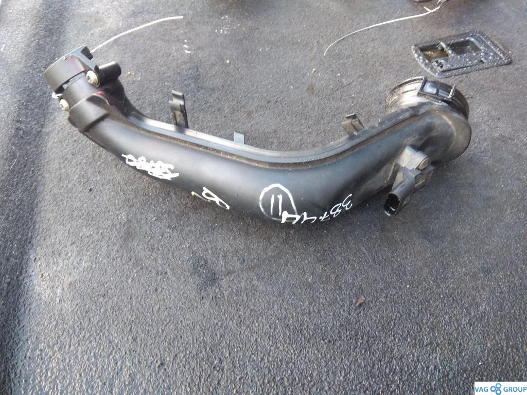 патрубок (трубопровод, шланг) Audi A1 8X 2013, 1.4 л., TSI, бензин, седан, 03C145673H, 03C145673N, CTHD, CAVD, CNWA, CTKA - фото №1