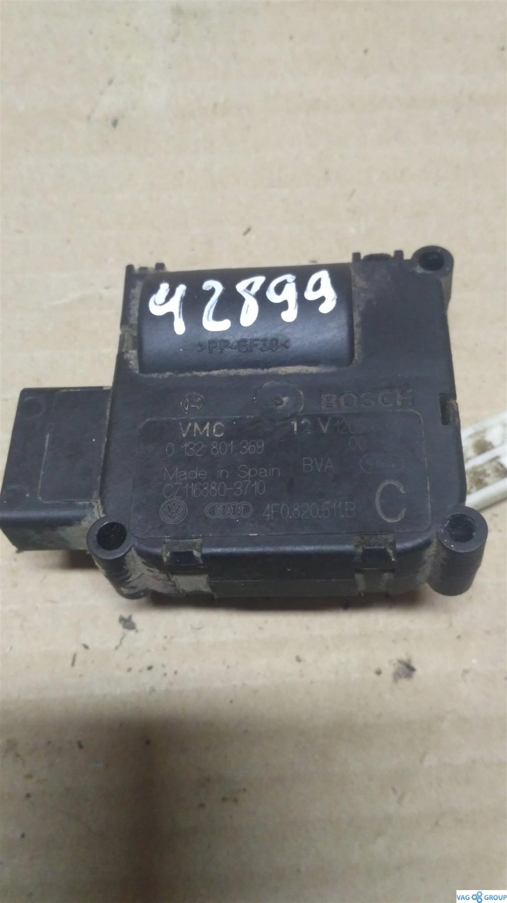 моторчик заслонки печки Audi A6 4F/C6 2006, 3.2 л., бензин, седан, 0132801369, 4F0820511B, . - фото №1