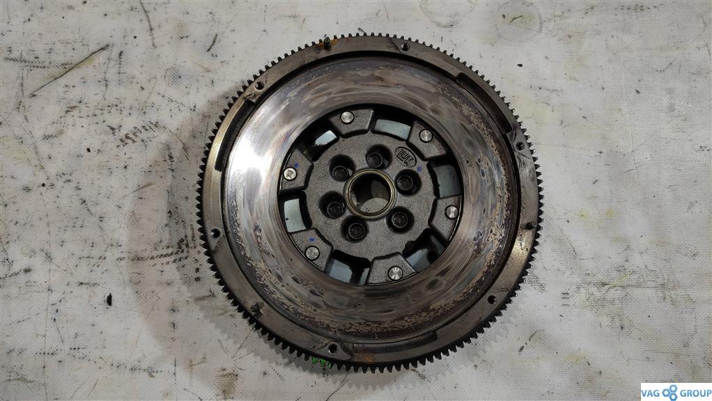 маховик Volkswagen Passat B7 2013, 2.0 л., TDi, дизель, седан, 03L105266DJ, CBAA, CBAB, CBDC, CBBB, CBAC, . - фото №1
