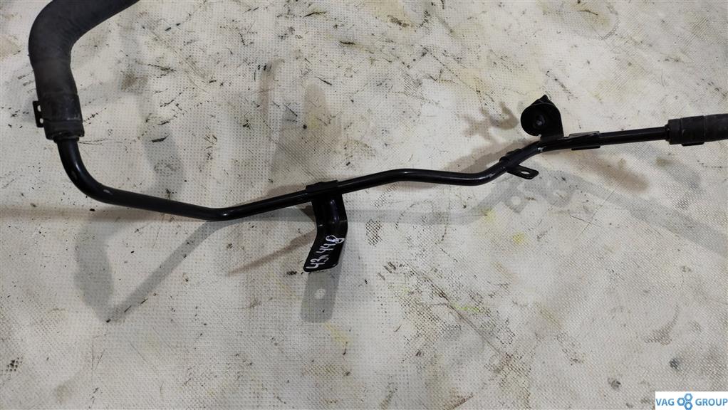 патрубок (трубопровод, шланг) Volkswagen Tiguan 1 поколение 2009, 1.4 л., TSI, бензин, внедорожник 5 дв., BWK, 1K0121070BC, CAXA, . - фото №1