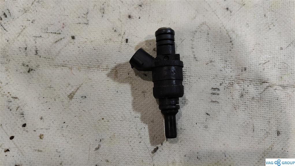 форсунка Audi A3 8L 1999, 1.8 л., бензин, хетчбэк 5 дв., AVU, AUM, 06A906031AF, AQY, AGU, AGN, AEH, AKL, ARZ, AZH, APK, APF, . - фото №1