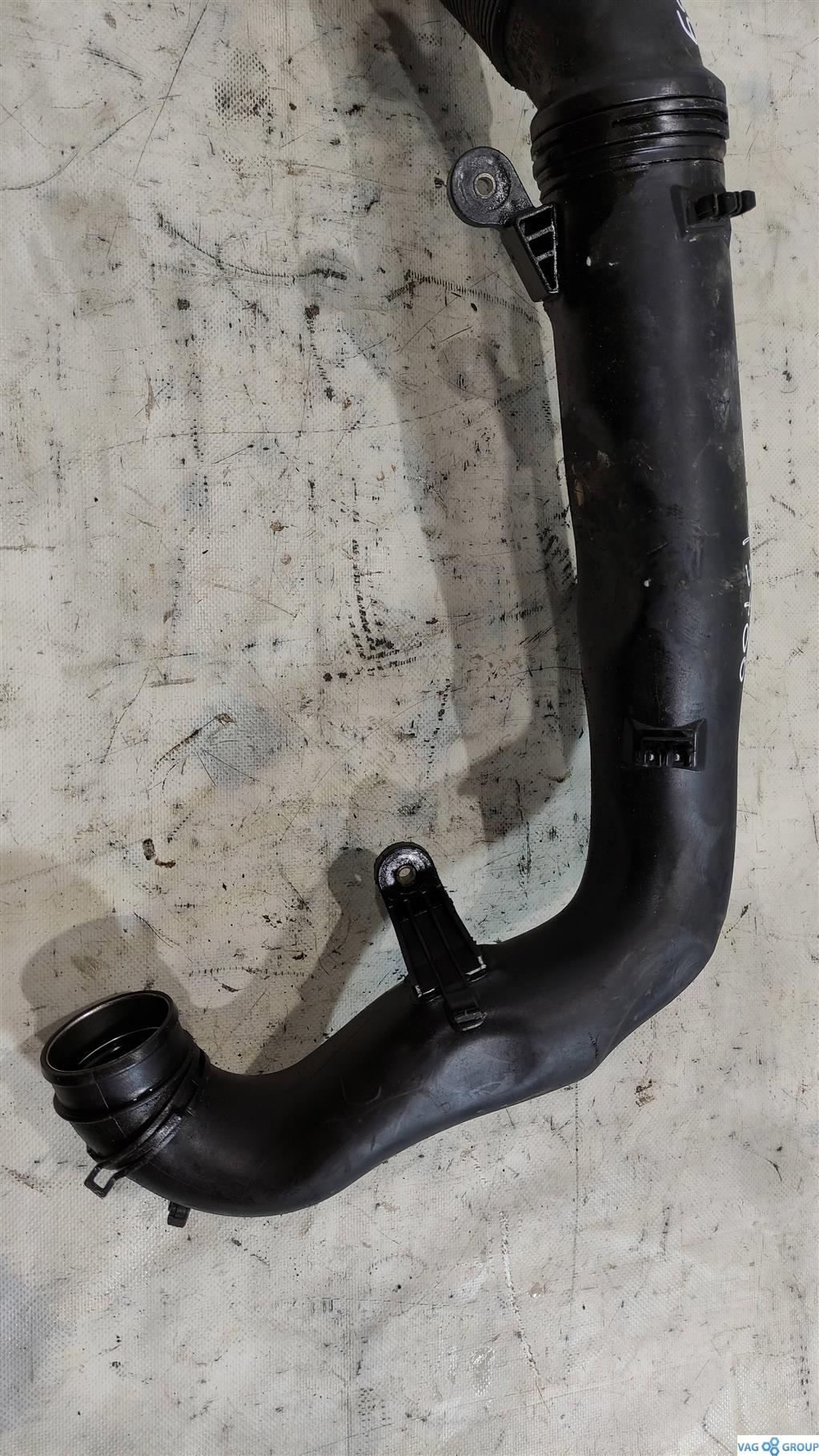 патрубок (трубопровод, шланг) Volkswagen Passat B6 2006, 2.0 л., TDi, дизель, седан, 1K0129654K, BMP, BKP, BMA, BVE, BWV, 1K0129654AJ, BVD - фото №1