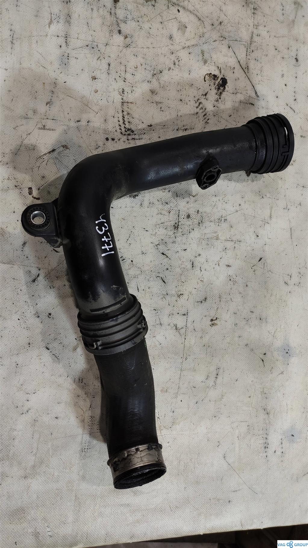 патрубок (трубопровод, шланг) Volkswagen Jetta 5 поколение 2006, 2.0 л., TDi, дизель, седан, 1K0145770D, 1K0145762L, BKD, BXE, AZV, 1K0145762AD, 1K0145762AG, 1K0145762BA - фото №1