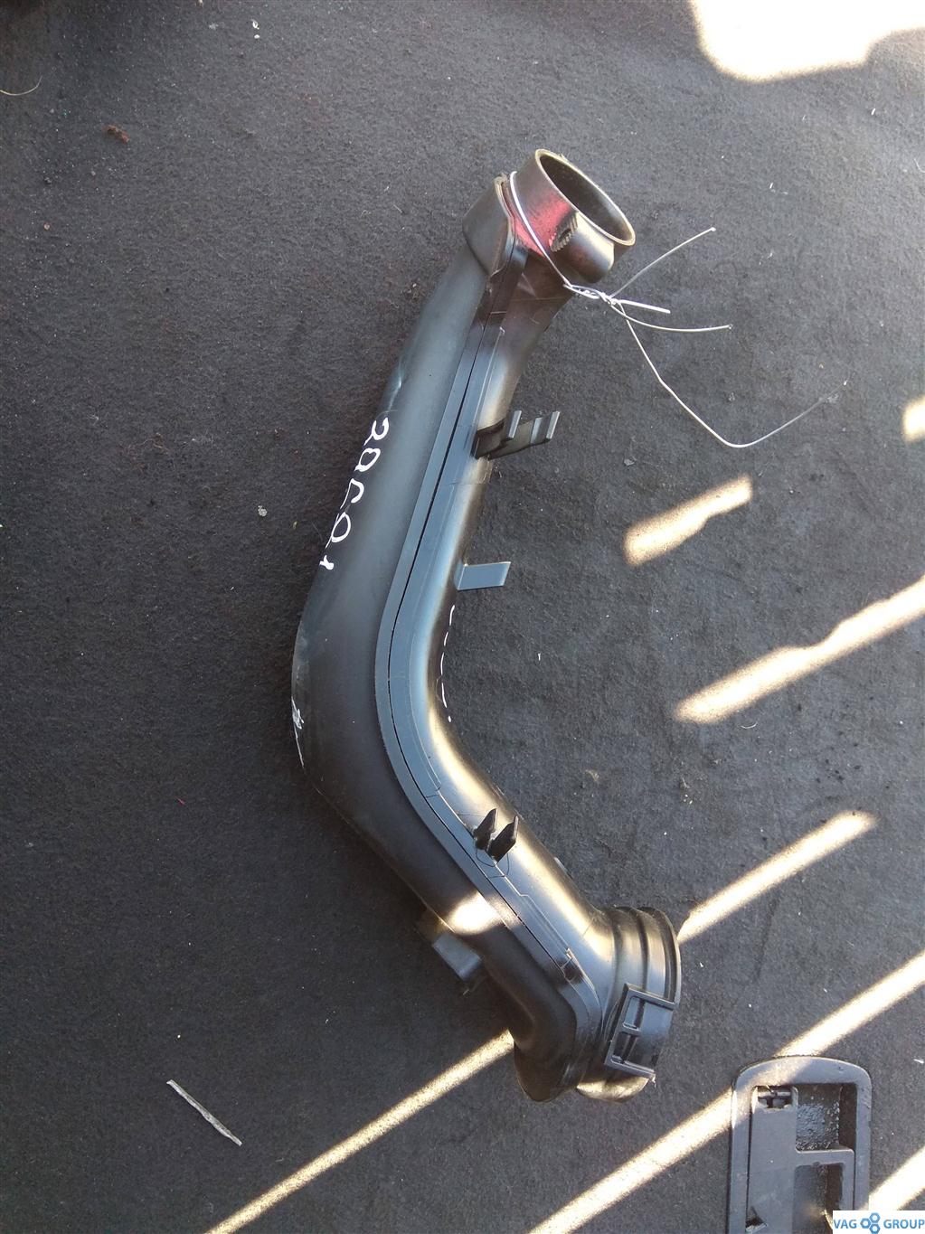 патрубок (трубопровод, шланг) Volkswagen Passat B7 2013, 1.4 л., TSI, бензин, седан, 03C145673H, 03C145673N, CTHD, CAVD, CNWA, CTKA - фото №1