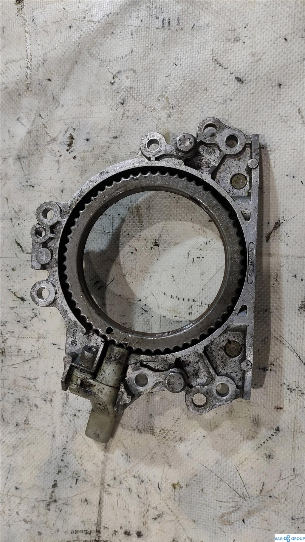 крышка двигателя задняя Skoda Octavia 3 поколение (A7) 2015, 1.4 л., бензин, хетчбэк 5 дв., CPW, 04E1031173, 04E1031170A - фото №1