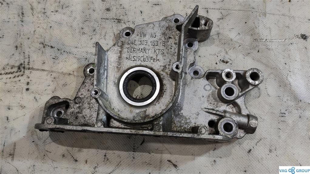 крышка двигателя передняя Skoda Octavia 3 поколение (A7) 2015, 1.4 л., бензин, хетчбэк 5 дв., CPW, 04E103153B, . - фото №1