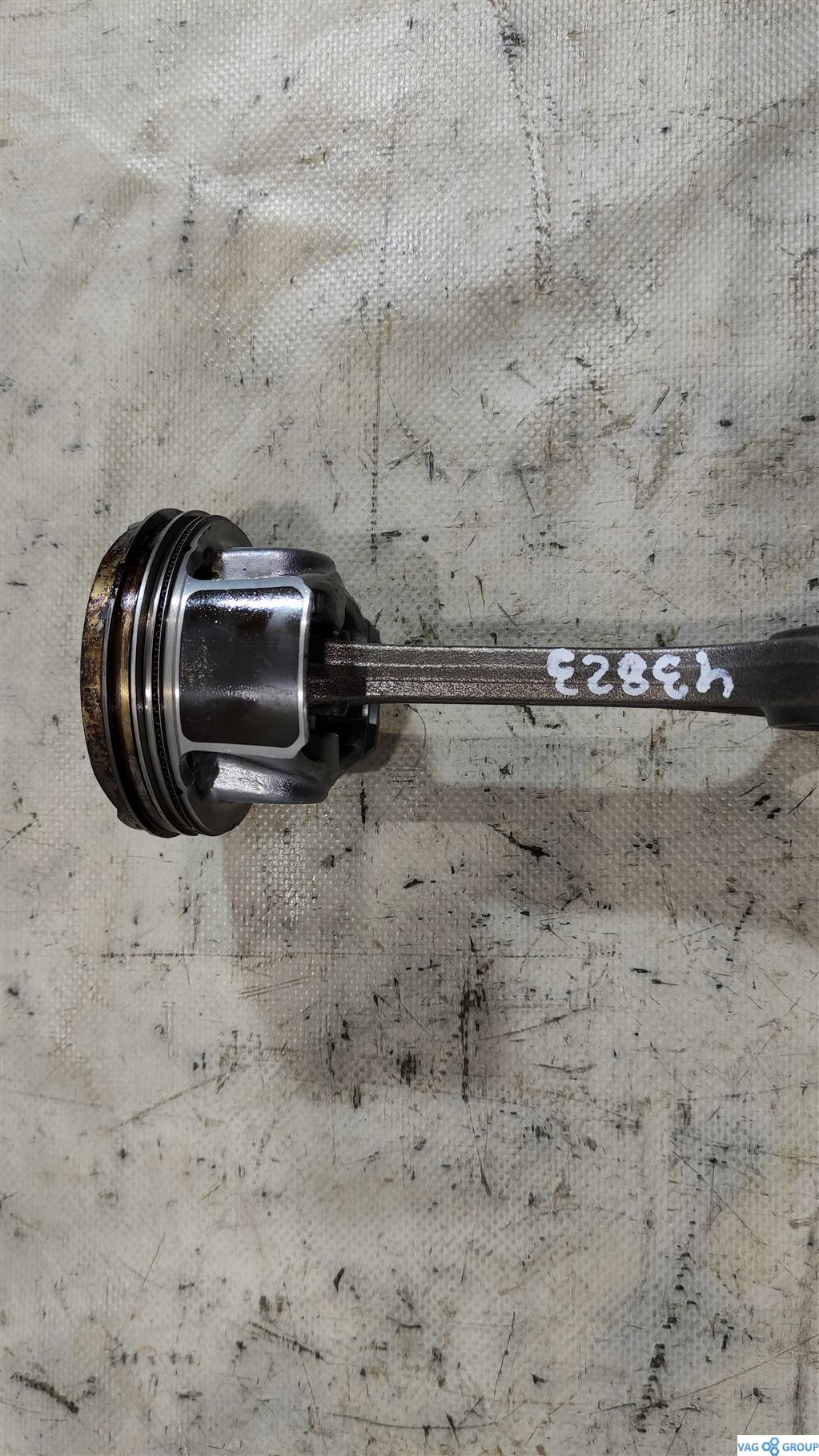 поршень Skoda Octavia 3 поколение (A7) 2015, 1.4 л., бензин, хетчбэк 5 дв., CPW, 04E107065BD, . - фото №1