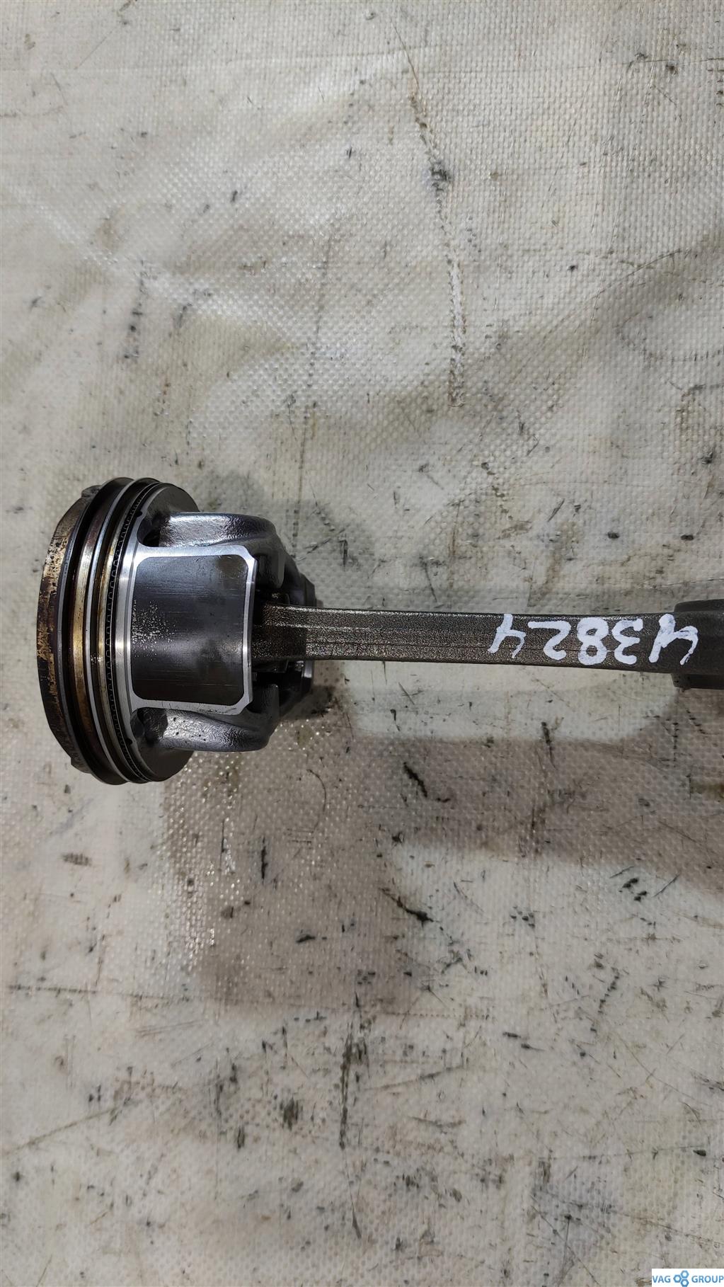 поршень Skoda Octavia 3 поколение (A7) 2015, 1.4 л., бензин, хетчбэк 5 дв., CPW, 04E107065BD, . - фото №1