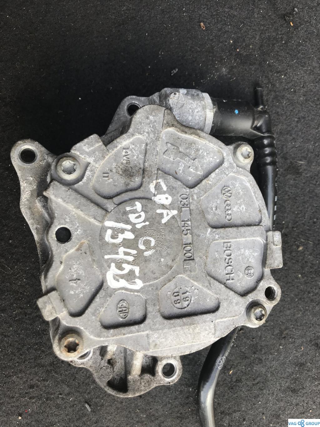 насос вакуумный Volkswagen Jetta 6 поколение 2012, 2.0 л., TDi, дизель, седан, 03L145100F, 03L145100, CBAA, CBAB, CBDC, CLCA, CFF, CFG, CGLC, CMGB, CFJA, CJAA, CFHC, CBDA, CAYD, CAYE, CEGA, CLJA, CLLB, CJCA - фото №1