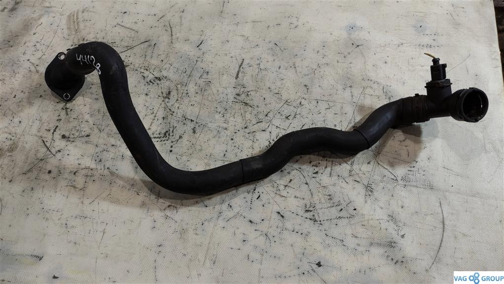 патрубок (трубопровод, шланг) Skoda Octavia 2 поколение (A5) 2005, 1.9 л., TDi, дизель, хетчбэк 5 дв., BSE, 1K0122051AM, BSF, . - фото №1