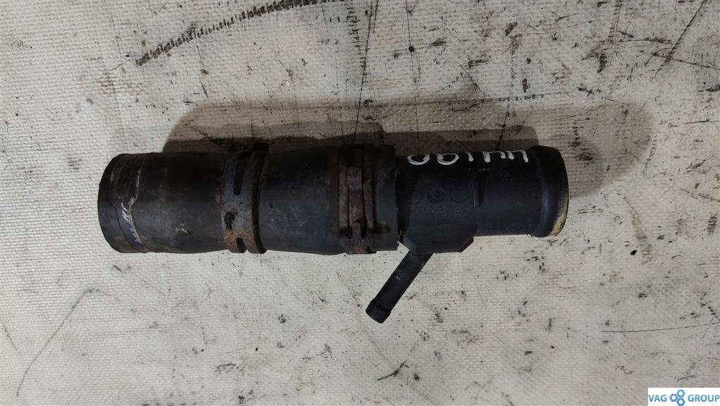 фланец (тройник) системы охлаждения Skoda Fabia 2 поколение (5J) 2007, 1.9 л., TDi, дизель, хетчбэк 5 дв., ATD, 1C0121438A, BSW, AXR, BLT, ASY, ASZ, . - фото №1