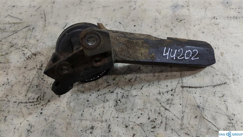 кронштейн двигателя Ford Transit 5 поколение 1997, 2.5 л., дизель, микроавтобус, 4GB, 92VB6030AC, . - фото №1