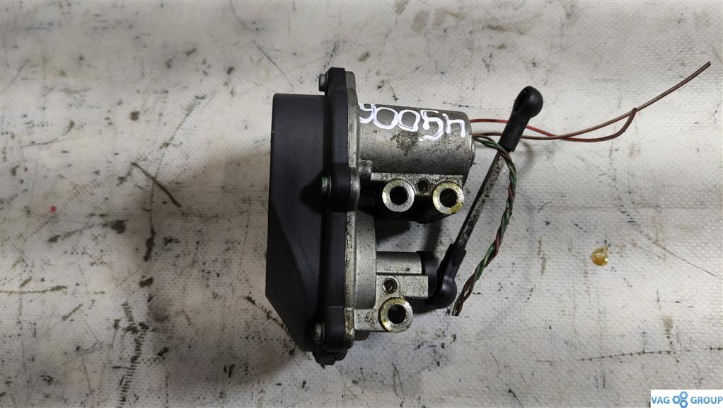 механизм изменения длины впускного коллектора Volkswagen Passat B6 2006, 2.0 л., бензин, седан, 06F133482E, 06F133482D, BPY, 06F133482B, AXX, BWA - фото №1