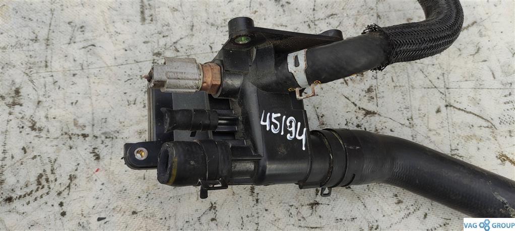 фланец (тройник) системы охлаждения Mazda 3 BK 2005, 2.0 л., бензин, седан, 4M5G9A500, LF, LF941517Z, K5T46597 - фото №1