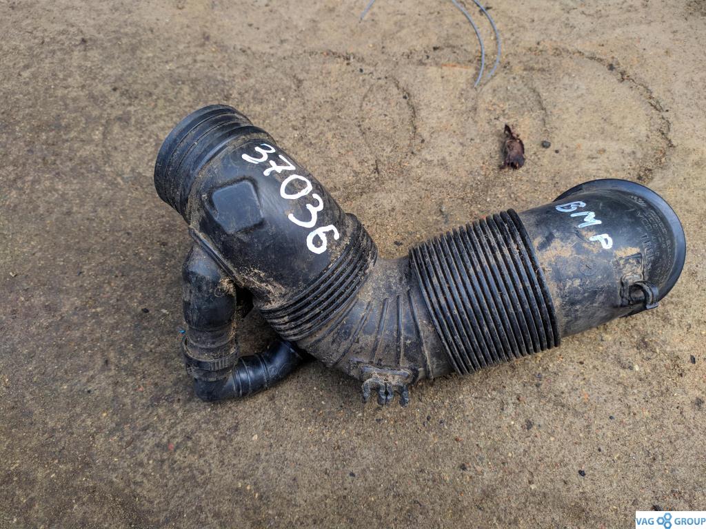 патрубок (трубопровод, шланг) Volkswagen Golf 5 поколение 2007, 2.0 л., TDi, дизель, хетчбэк 5 дв., 3C0129654AH, 3C0129654Q, BKD, BMM, AZV, BMN, BVB - фото №1