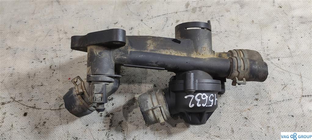 корпус термостата Volkswagen Polo 5 поколение 2012, 1.2 л., бензин, хетчбэк 5 дв., 03C121111B, BME, BZG, BBM, BMD, CJLA, . - фото №1