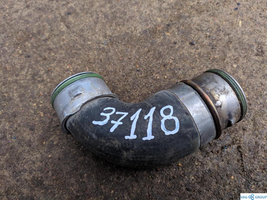 патрубок (трубопровод, шланг) Volkswagen Golf 5 поколение 2007, 2.0 л., TDi, дизель, хетчбэк 5 дв., 1T0145790E, BKD, 1K0145790C, AZV - фото №1