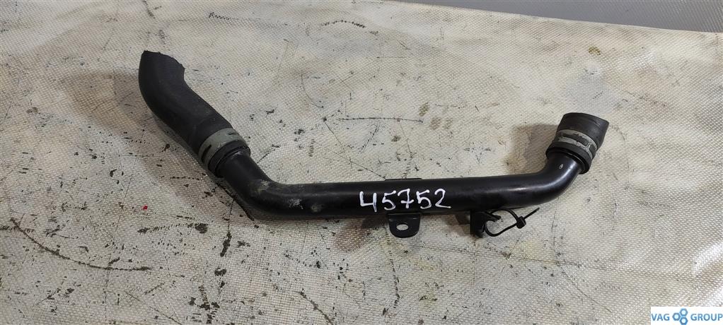 трубка охлаждающей жидкости Audi A4 B7 2006, 2.0 л., бензин, седан, 06D121111G, BPJ, BWE, 06D121065L, 06D121065J, BGB, BUL, BYK - фото №1