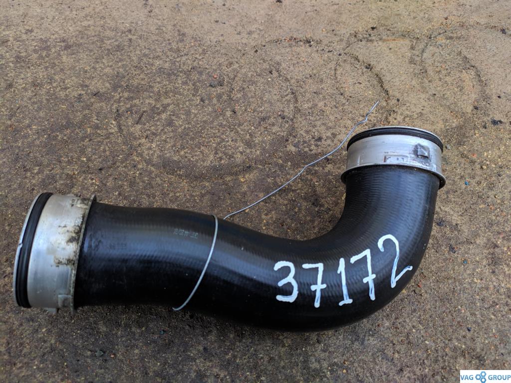 патрубок (трубопровод, шланг) Volkswagen Golf 5 поколение 2007, 2.0 л., TDi, дизель, хетчбэк 5 дв., 3C0145832C, BLS, BMM, BMN, 3C0145762N, 3C0145832D - фото №1