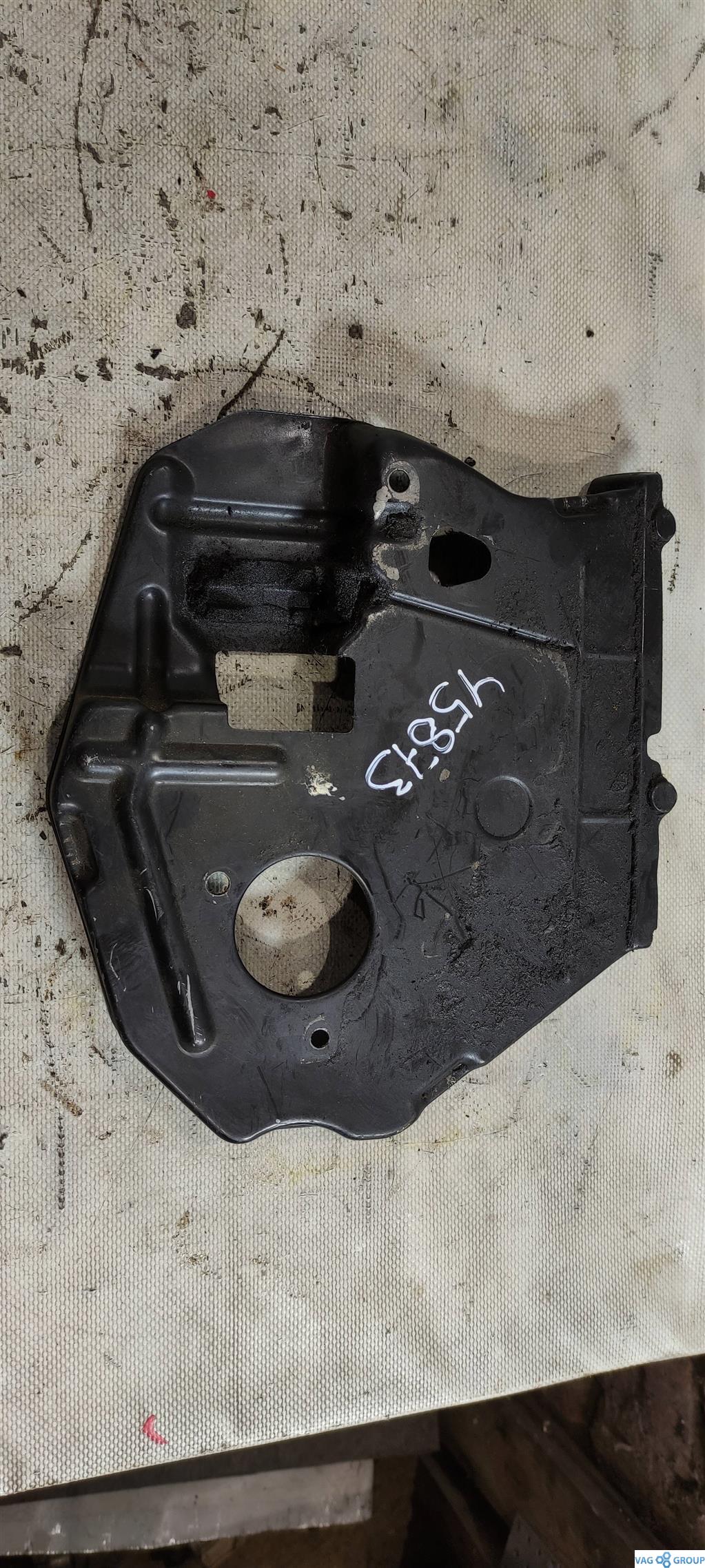 защита (кожух) ремня ГРМ Audi A6 4B/C5 2000, 2.8 л., бензин, седан, 078109098C, BDV, AMM, ASM, . - фото №1