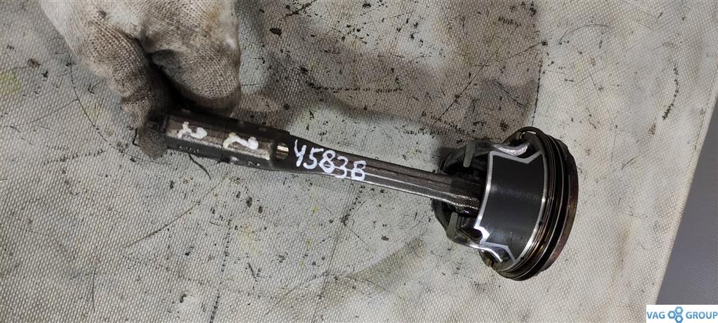 поршень Volkswagen Passat B7 2013, 1.8 л., TFSI, бензин, седан, CPR, 06L107103E, CXB, 06L107065B - фото №1