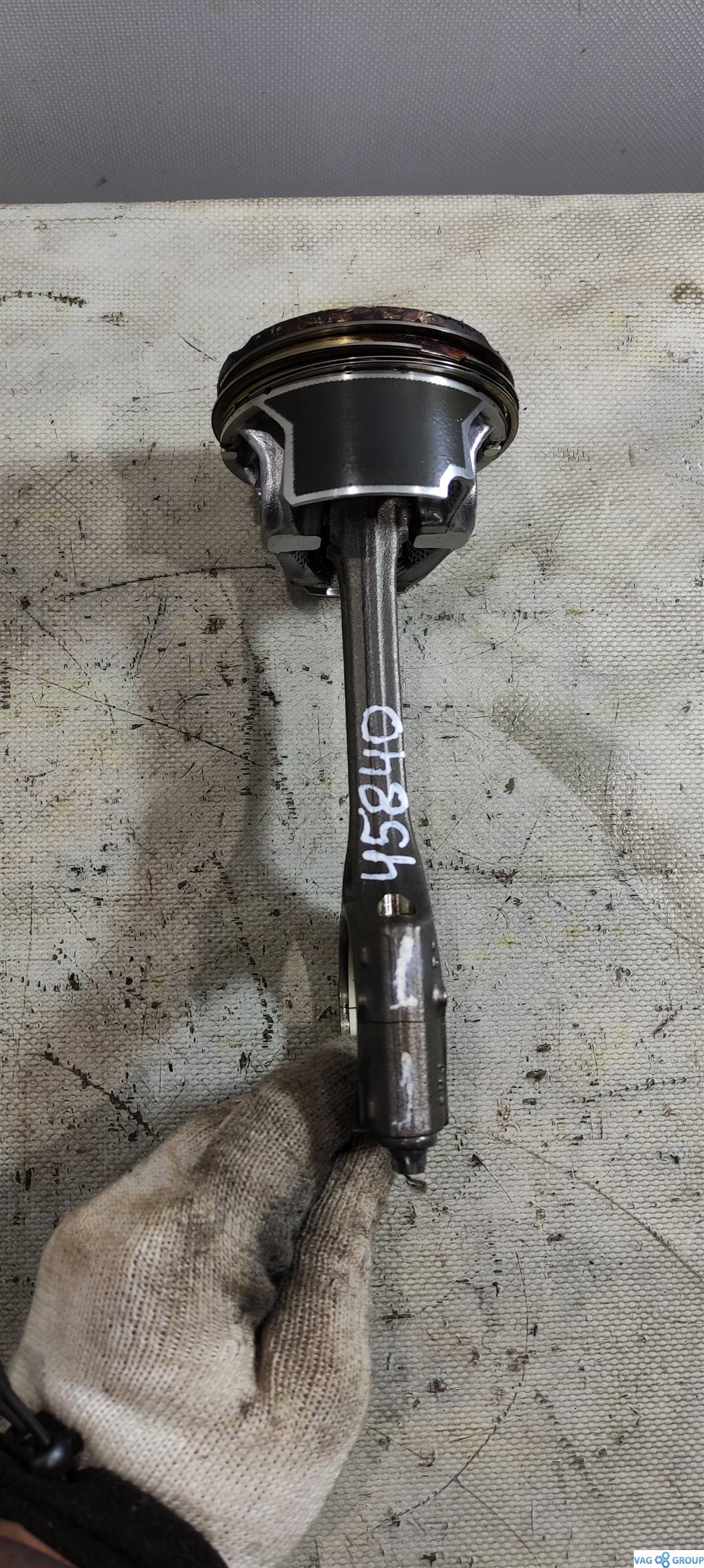 поршень Volkswagen Passat B7 2013, 1.8 л., TFSI, бензин, седан, CPR, 06L107103E, CXB, 06L107065B - фото №1